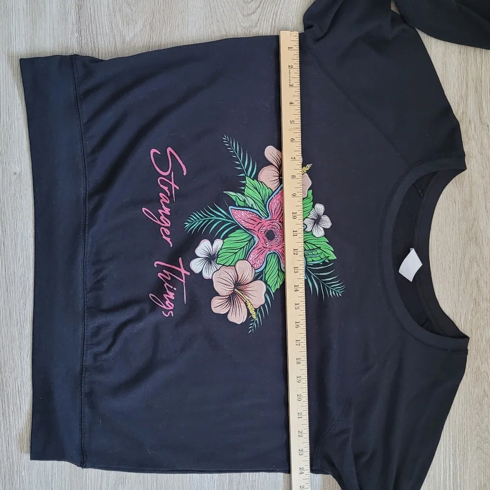 STRANGER THINGS Demogorgon Blk Floral Slouchy Sweatshirt Women's XXL  HOT TOPIC - Picture 4 of 6
